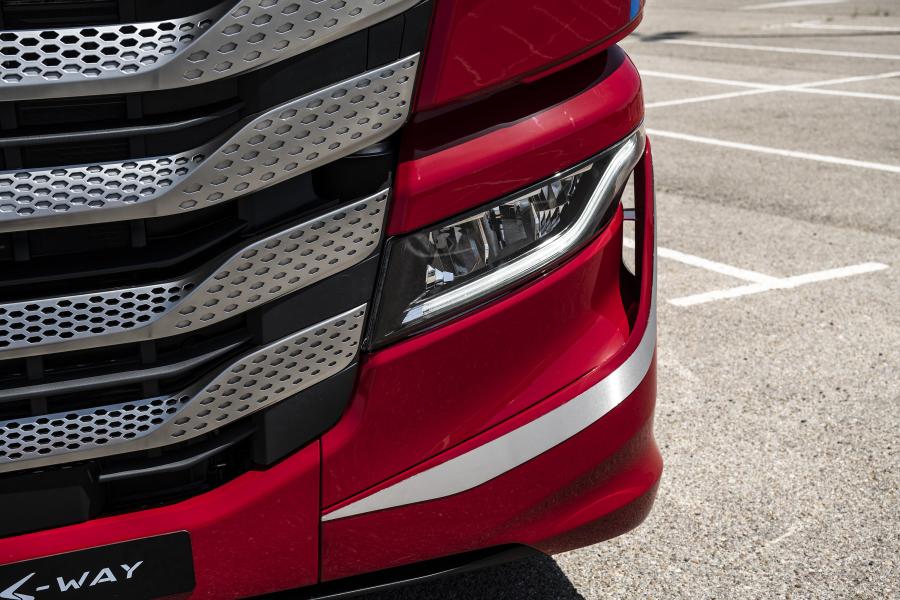 Детали экстерьера Iveco S-WAY Magirus Concept 2019 года  (фото 11 из 30)